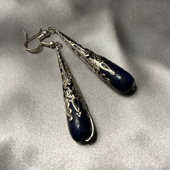 Lapis-blue long drop earrings - Picture 2 of 2